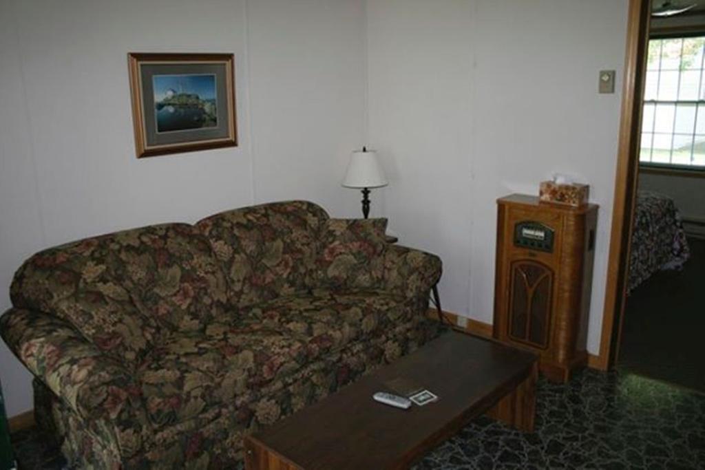 Lanes Riverhouse Inn & Cottages Montague Номер фото